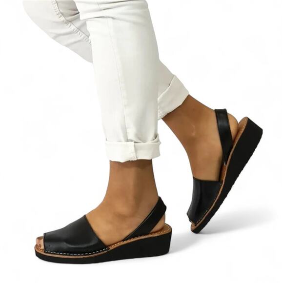 NWT Kenneth Cole REACTION Women's Fine Glass Wedge Sandal sz 7.5 - Picture 8 of 9